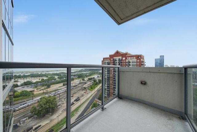 1629 S Prairie Avenue 2005, Chicago, IL 60616