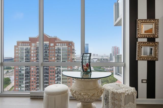 1629 S Prairie Avenue 2005, Chicago, IL 60616