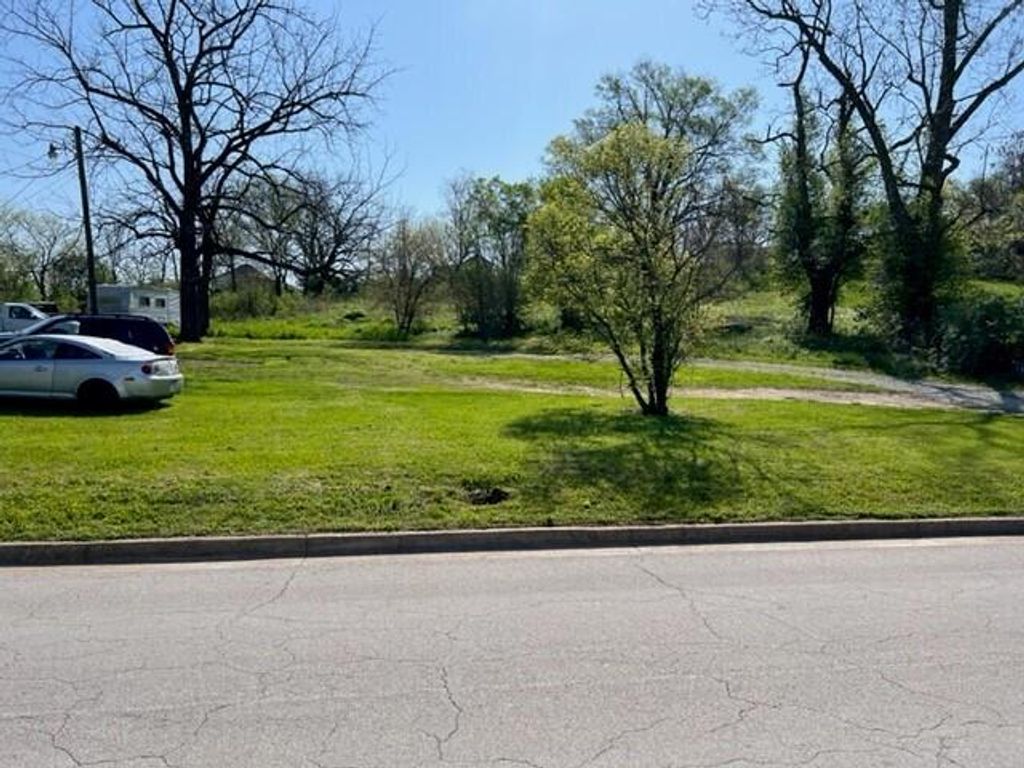 000 1110 Lincoln Avenue, West Plains, MO 65775