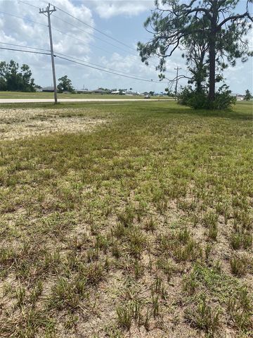 543 DIPLOMAT PARKWAY W, Cape Coral, FL 33993
