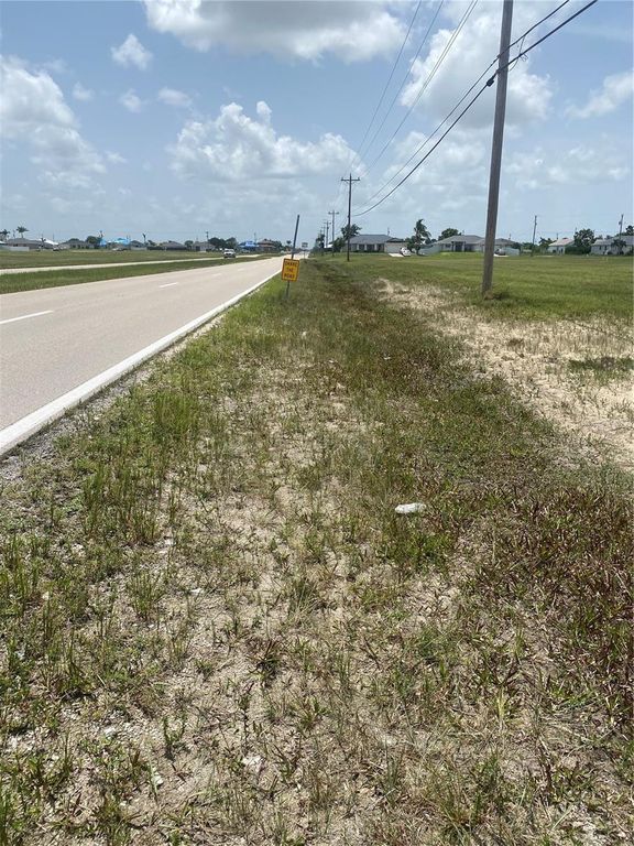 543 DIPLOMAT PARKWAY W, Cape Coral, FL 33993