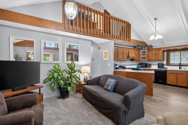 571 Acorn Trail, Horton, MI 49246