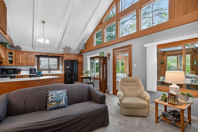 571 Acorn Trail, Horton, MI 49246