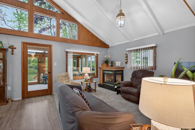 571 Acorn Trail, Horton, MI 49246