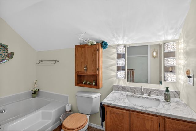 571 Acorn Trail, Horton, MI 49246