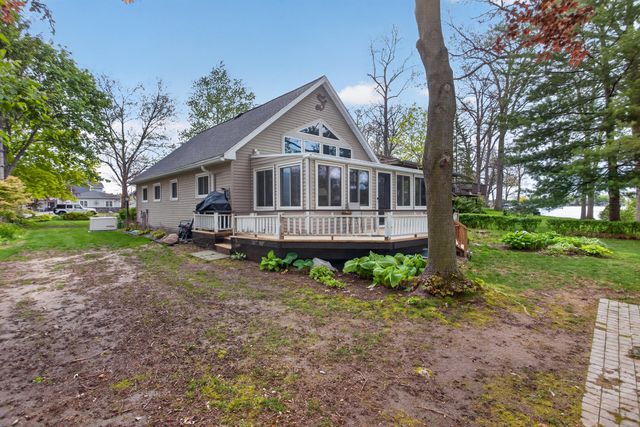 571 Acorn Trail, Horton, MI 49246