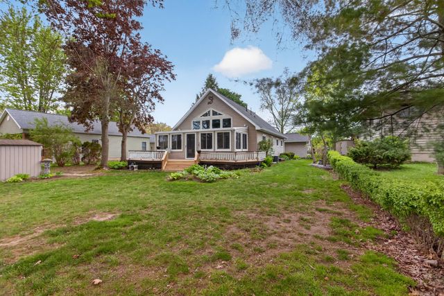 571 Acorn Trail, Horton, MI 49246