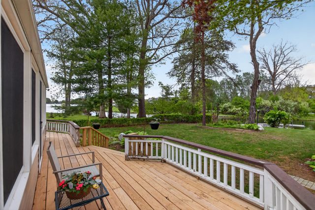 571 Acorn Trail, Horton, MI 49246