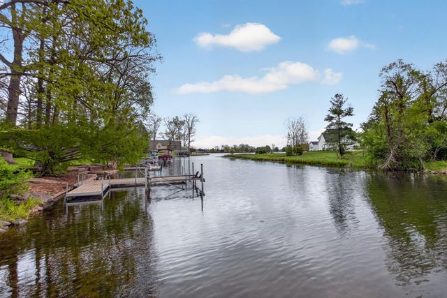 571 Acorn Trail, Horton, MI 49246