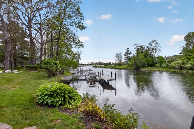 571 Acorn Trail, Horton, MI 49246