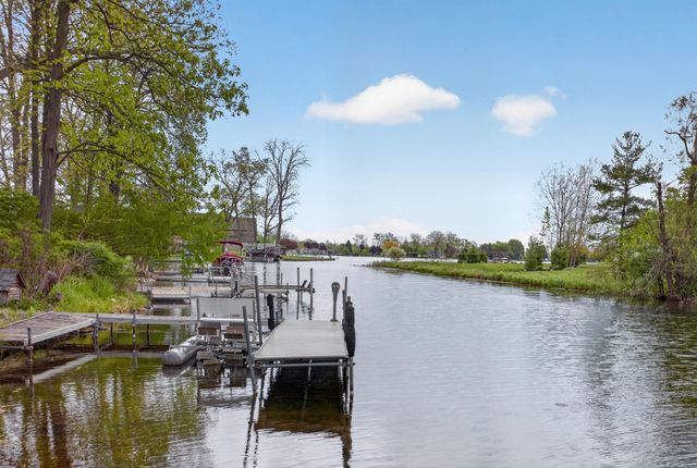 571 Acorn Trail, Horton, MI 49246
