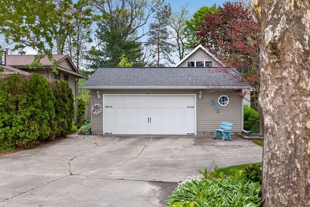 571 Acorn Trail, Horton, MI 49246