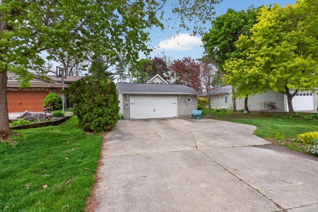 571 Acorn Trail, Horton, MI 49246