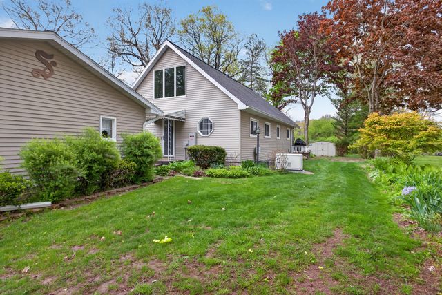 571 Acorn Trail, Horton, MI 49246