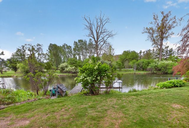 571 Acorn Trail, Horton, MI 49246