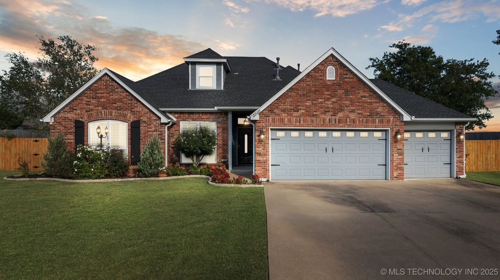 22485 Riverwood Drive, Claremore, OK 74019