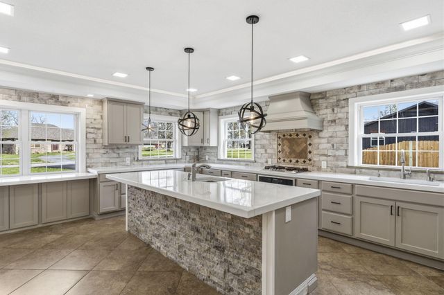 6308 S Glenridge Drive, Springfield, MO 65804