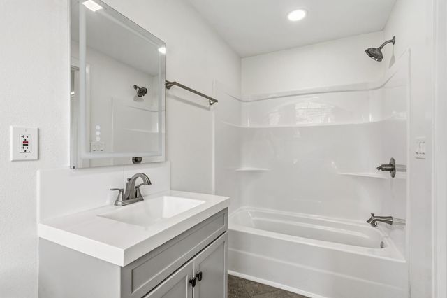 6308 S Glenridge Drive, Springfield, MO 65804