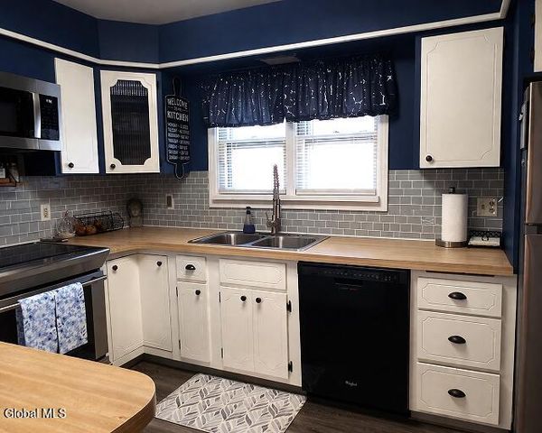 47 McClellan Avenue, Amsterdam, NY 12010