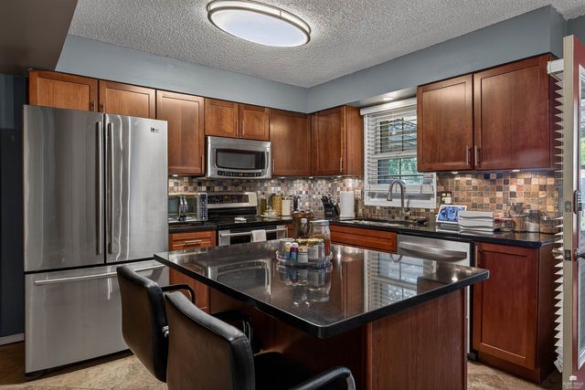 2508 Nutmeg, Manhattan, KS 66502