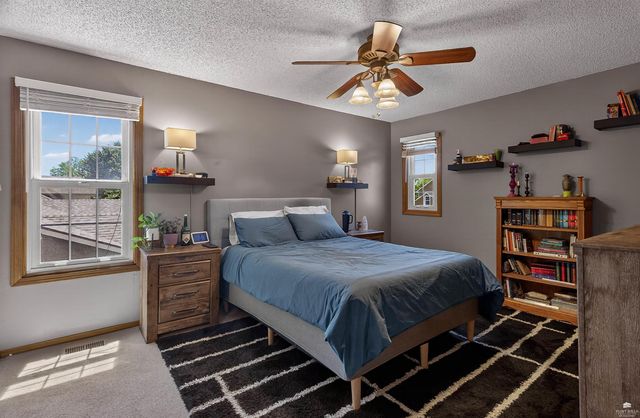 2508 Nutmeg, Manhattan, KS 66502