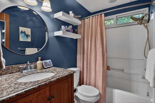 2508 Nutmeg, Manhattan, KS 66502
