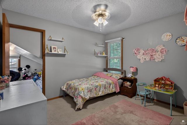 2508 Nutmeg, Manhattan, KS 66502