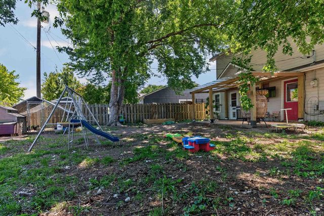 2508 Nutmeg, Manhattan, KS 66502