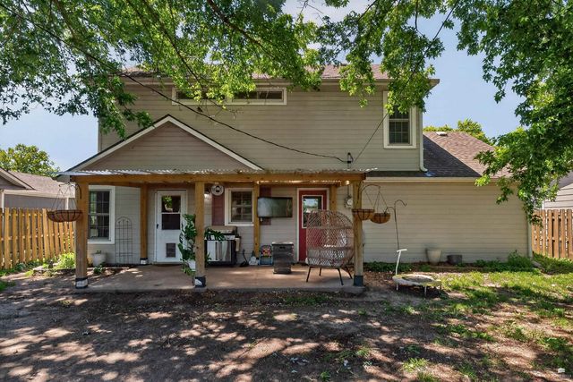 2508 Nutmeg, Manhattan, KS 66502