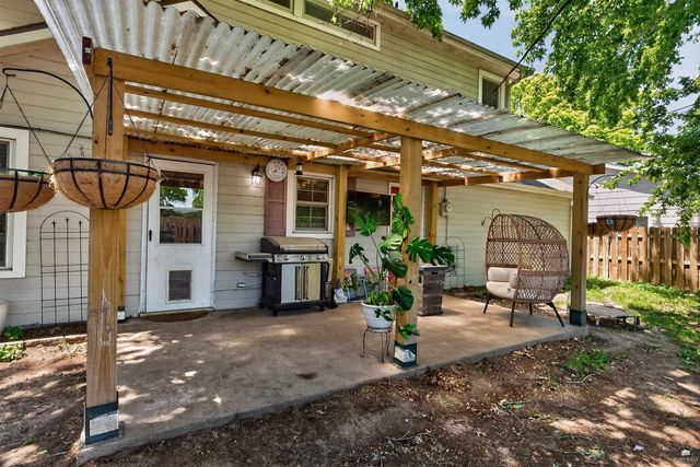2508 Nutmeg, Manhattan, KS 66502