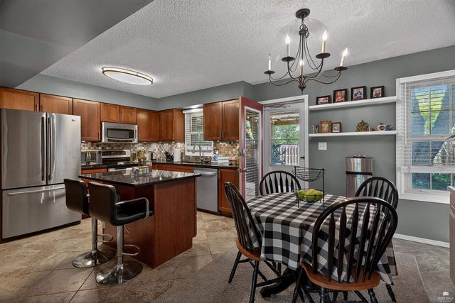 2508 Nutmeg, Manhattan, KS 66502