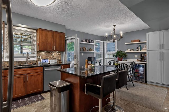 2508 Nutmeg, Manhattan, KS 66502