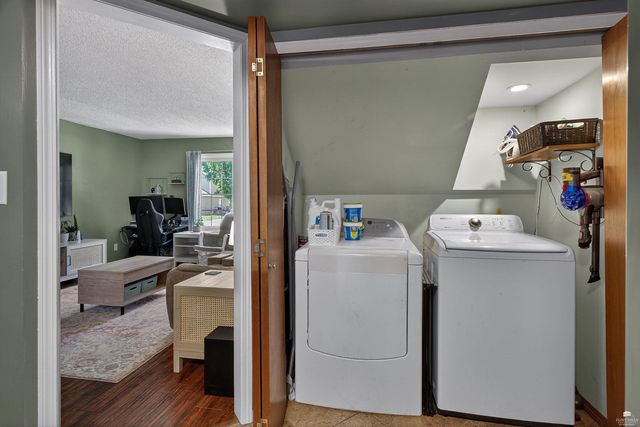 2508 Nutmeg, Manhattan, KS 66502