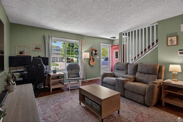 2508 Nutmeg, Manhattan, KS 66502