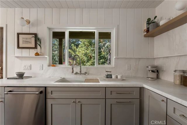191 John Muir, Lake Arrowhead, CA 92352