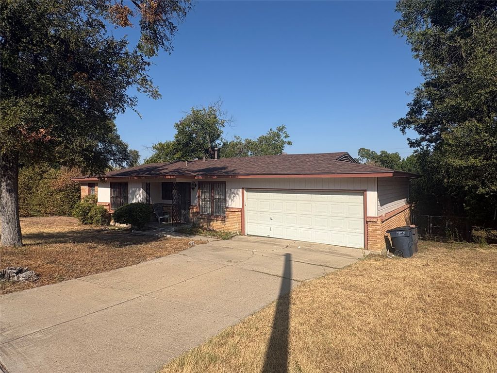 2121 Kingsdale Drive, Fort Worth, TX 76119 — photo 3