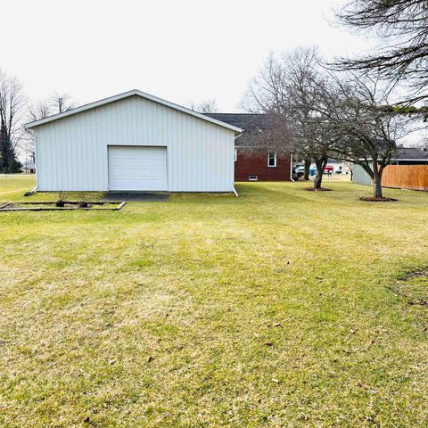 1144 W Hampton Road, Essexville, MI 48732