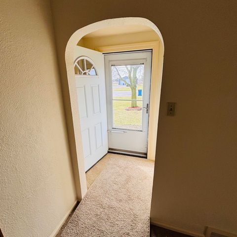 1144 W Hampton Road, Essexville, MI 48732