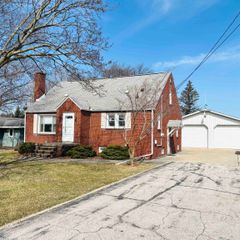 1144 W Hampton Road, Essexville, MI 48732