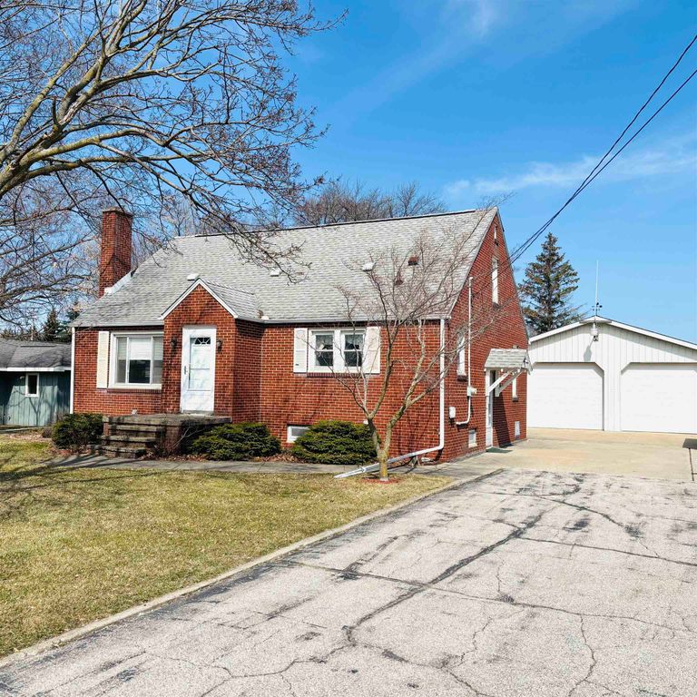 1144 W Hampton Road, Essexville, MI 48732