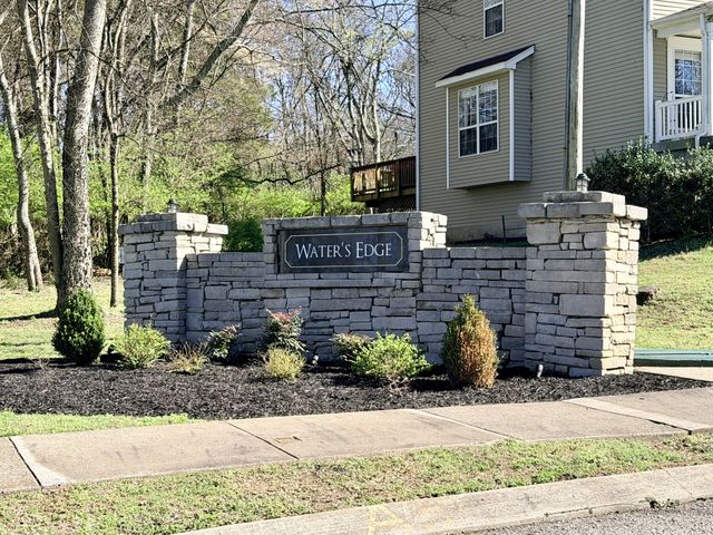 113 Waters Edge Ln, Hendersonville, TN 37075