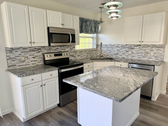 113 Waters Edge Ln, Hendersonville, TN 37075