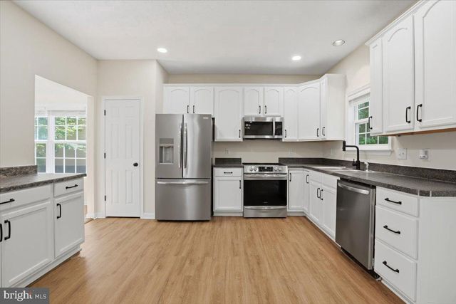 242 CEDAR RIDGE DR, Ruther Glen, VA 22546