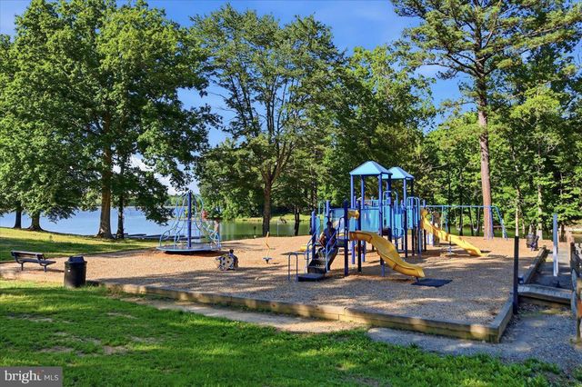 242 CEDAR RIDGE DR, Ruther Glen, VA 22546