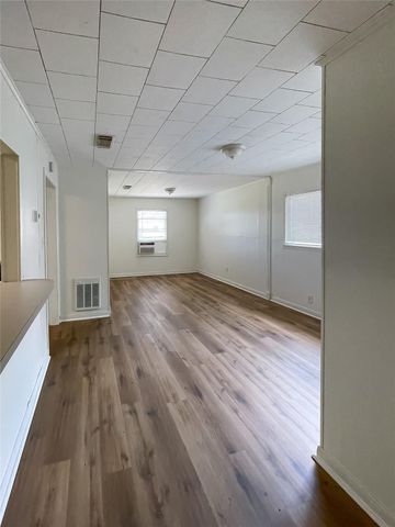 1241 Chevy Chase Street, Angleton, TX 77515