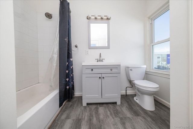 31 N Lewis Place, Rockville Centre, NY 11570