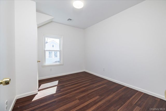 31 N Lewis Place, Rockville Centre, NY 11570