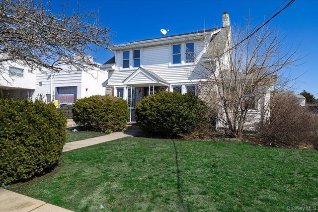 31 N Lewis Place, Rockville Centre, NY 11570