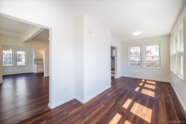 31 N Lewis Place, Rockville Centre, NY 11570