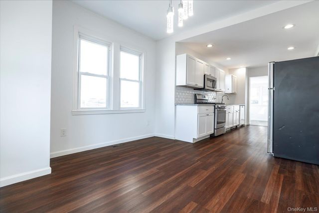 31 N Lewis Place, Rockville Centre, NY 11570